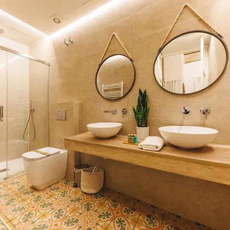 Bravissimo Mercaders 3, Old Town Oasis Girona