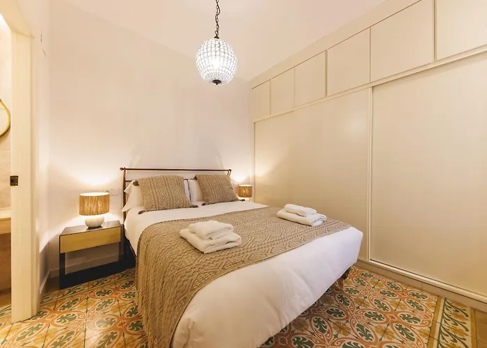 Bravissimo Mercaders 3, Old Town Oasis *