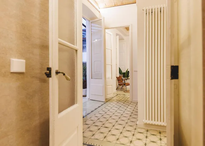 Bravissimo Mercaders 3, Old Town Oasis * خيرونا