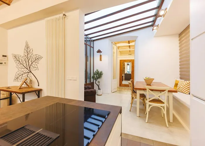 Bravissimo Mercaders 3, Old Town Oasis شقة