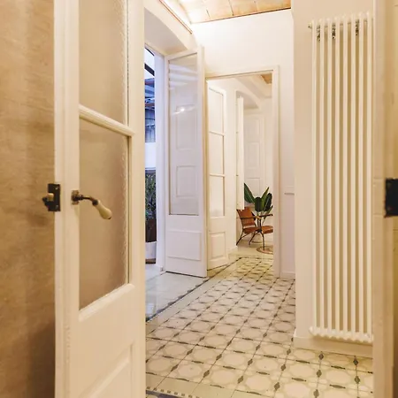 Bravissimo Mercaders 3, Old Town Oasis * 지로나