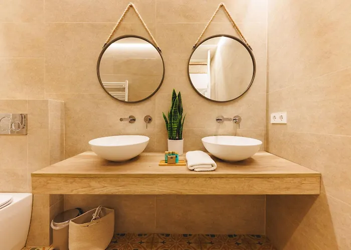 Bravissimo Mercaders 3, Old Town Oasis Girona